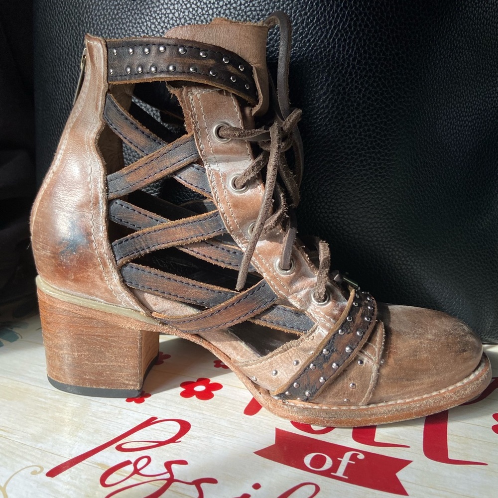 Freebird Size 7 Cheyenne style, gently used